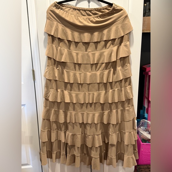 Dresses & Skirts - Elegant Tan Tiered Skirt
